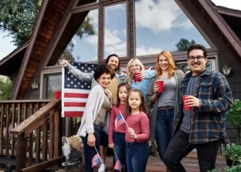 Cả ba loại visa đều mang lại quyền lợi về thẻ xanh vĩnh viễn, tự do sinh sống, học tập, làm việc và bảo lãnh thân nhân